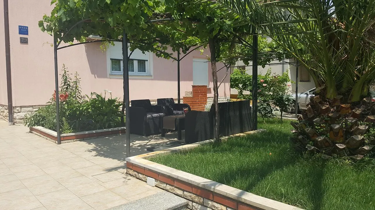 Apartment Korado Pula